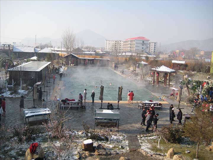 溫泉水上樂(lè )園遼陽(yáng)弓長(cháng)嶺溫泉滑雪場(chǎng)
