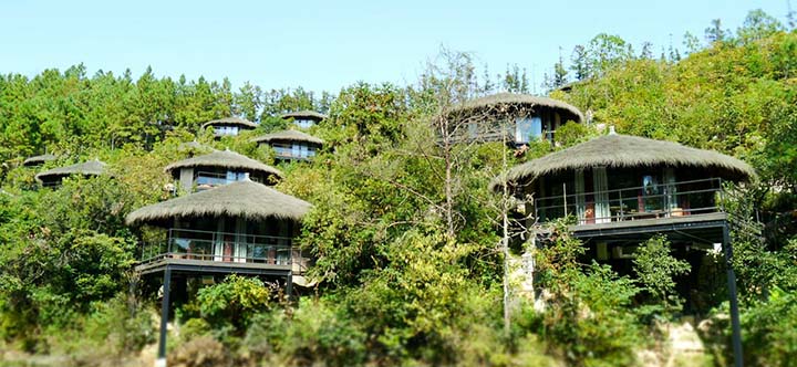 度假地產(chǎn)項目旅游規劃設計院:裸心谷度假村夯土屋景觀(guān)設計實(shí)景