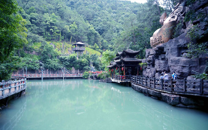 人文旅游項目旅游規劃公司：客天下旅游產(chǎn)業(yè)園森林涼亭旅游規劃實(shí)景