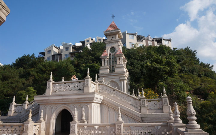 人文旅游項目旅游規劃公司：客天下旅游產(chǎn)業(yè)園圣山國際住區旅游規劃實(shí)景